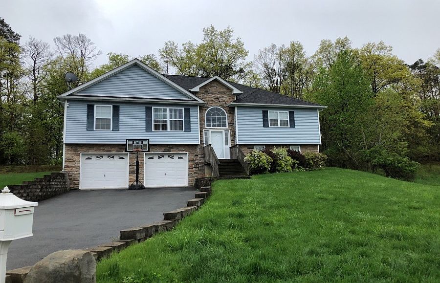 1st image of 19 Gabby Ln