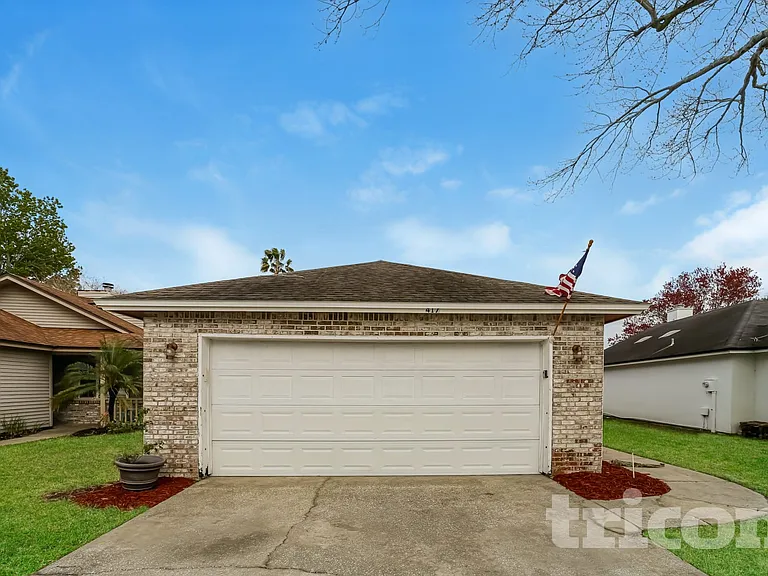 417 Filmore Dr — Photo 1
