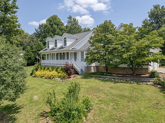 2nd image of 1155 Hidden Valley Dr