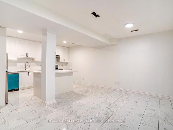 4th image of 4 Garrow Ave #1
