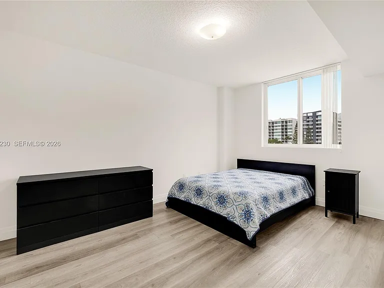 601 NE 23rd St #706 — Photo 9