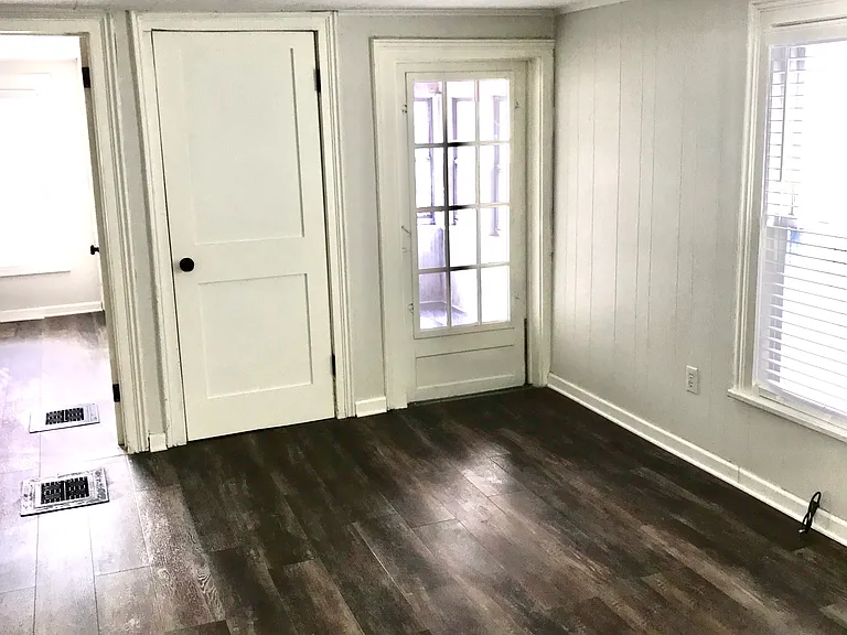 407 Willis Ave #2 — Photo 12