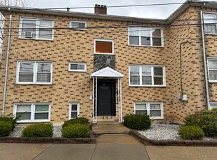 665 N Railroad Ave #1, Staten Island, NY 10304
