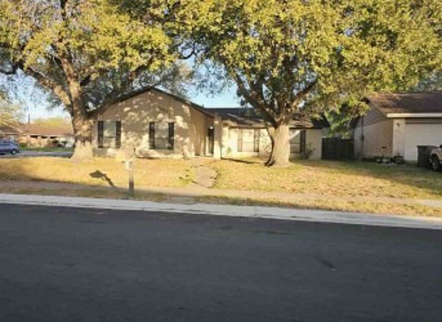 2nd image of 1305 Westwood St