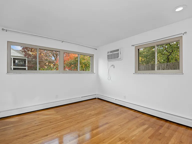 2821 Griffiths Ave-6994 2821 Griffiths Ave-6994