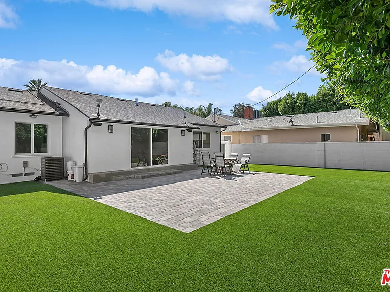 12849 Tiara St — Photo 36