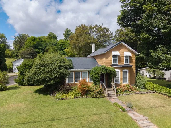 88 Gardeau Rd, Perry, NY 14530