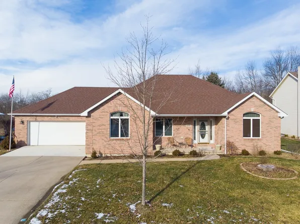1101 Wakefield Dr, Heyworth, IL 61745