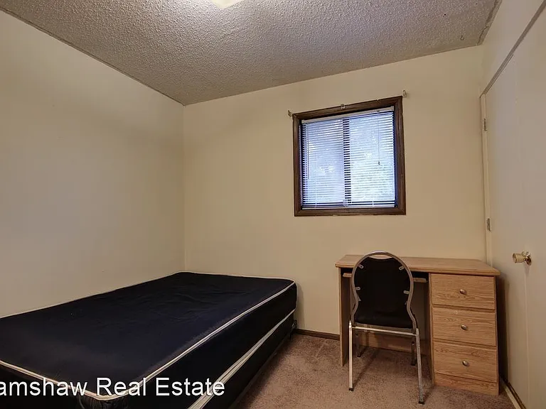1105 W Main St — Photo 5