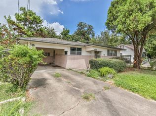 100 N Magnolia St, Highlands, TX 77562