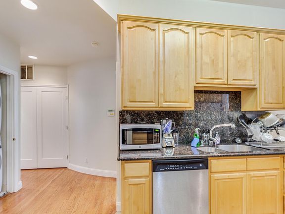 2nd image of 265 Dolores St