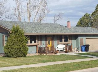 3207 Flint Dr, Rapid City, SD 57702