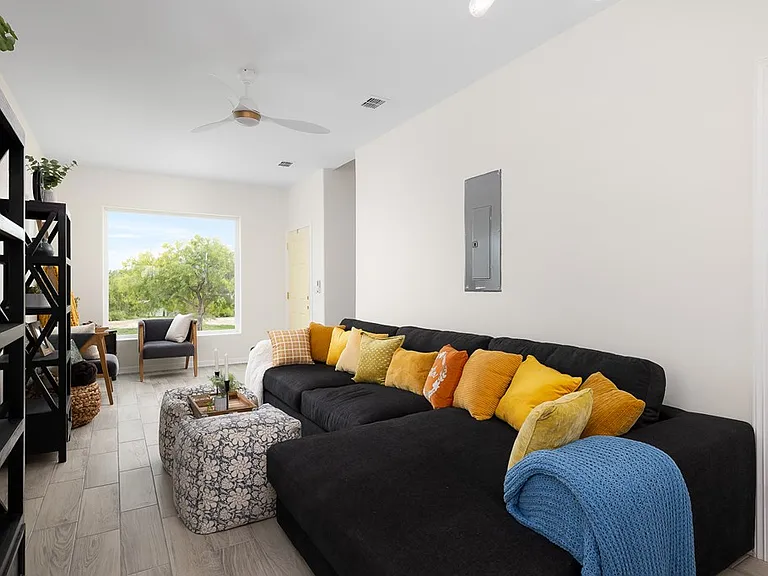 1009 Bass Ave #1 — Photo 4