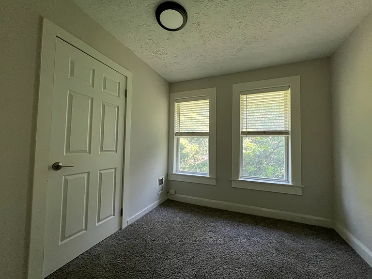 524 N Champion Ave — Photo 12