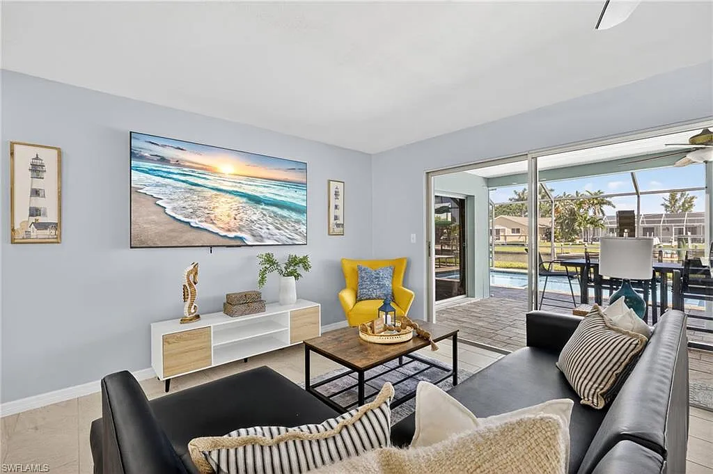 3 bed, 2.0 bath, 1297 sqft, $7,500 — Photo 3