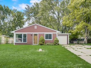 26 Pomeroy Rd, Montgomery, IL 60538