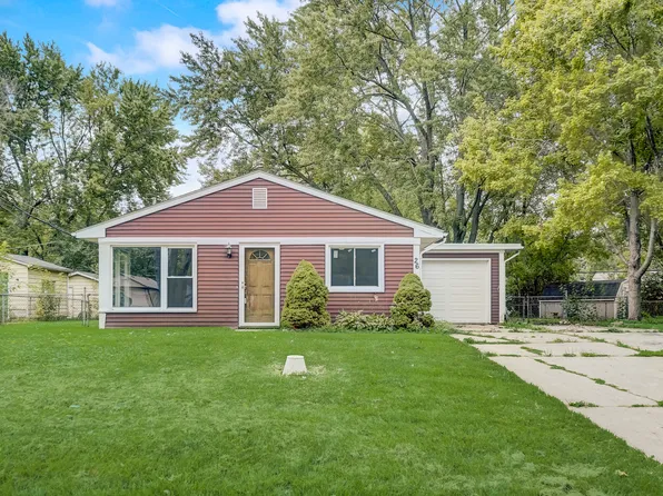 26 Pomeroy Rd, Montgomery, IL 60538