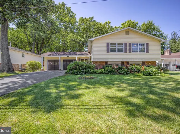 12403 Sir Lancelot Dr, Glenn Dale, MD 20769