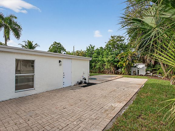 5th image of 5183 NE 15th Avenue