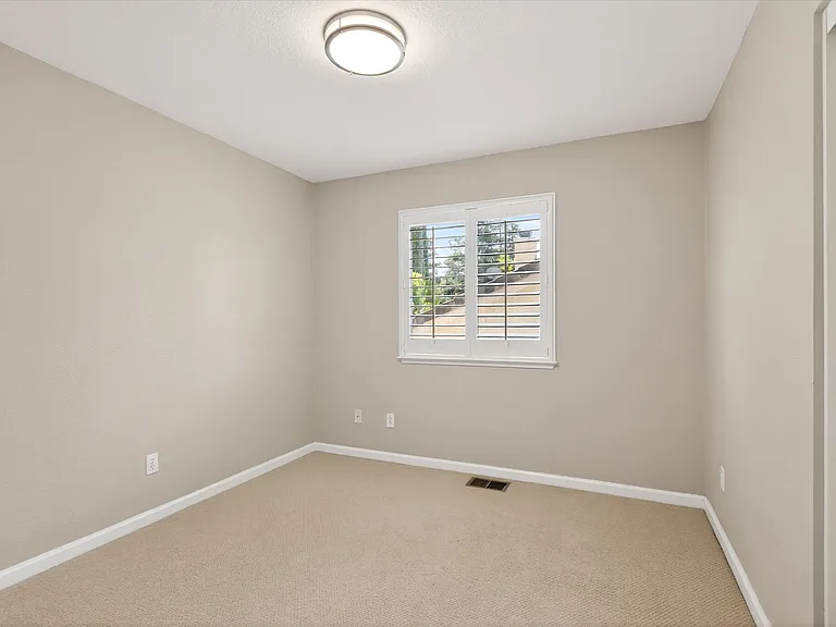 2056 Olivia Ct — Photo 25