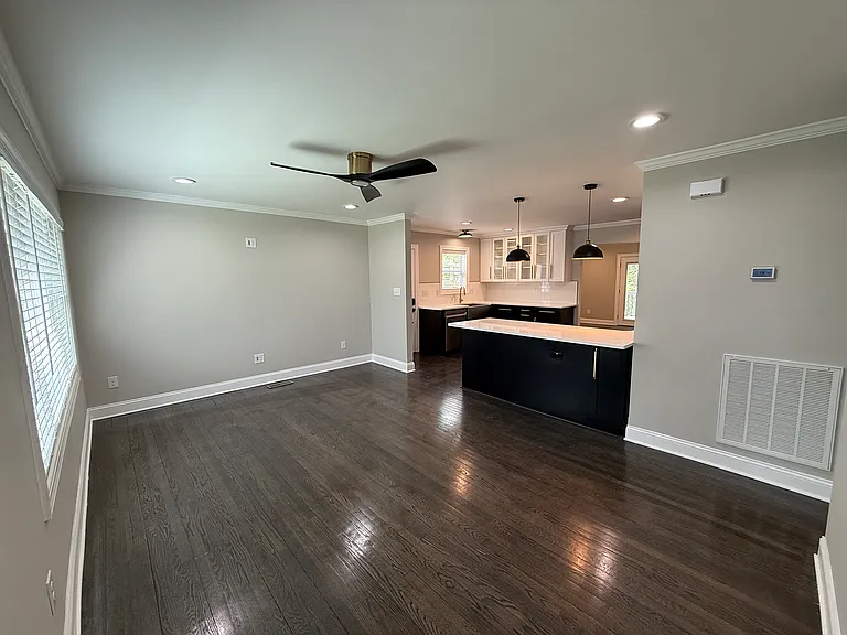 215 Walnut St — Photo 7