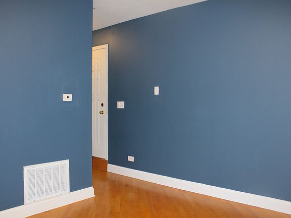 4th image of 3215 N Francisco Ave #A