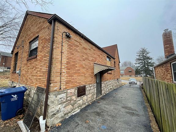 3rd image of 104 Shetland Dr