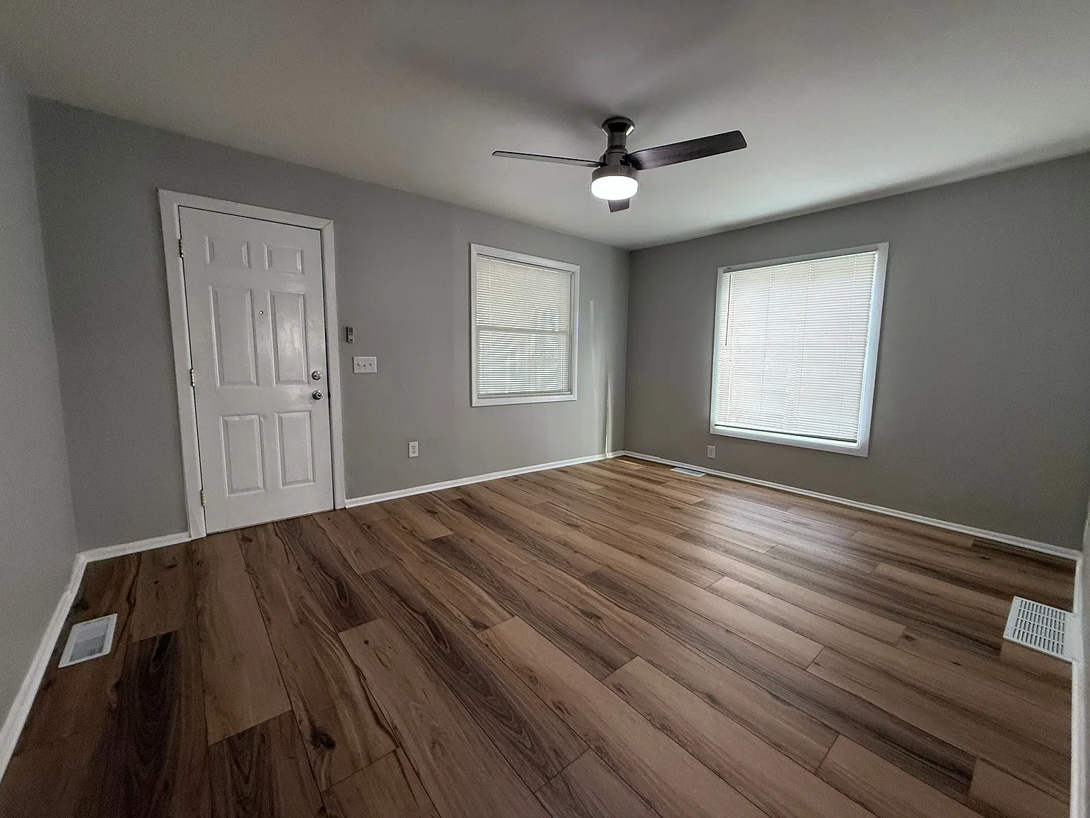 2 bed, 1.5 bath, 932 sqft, $1,450 — Photo 4