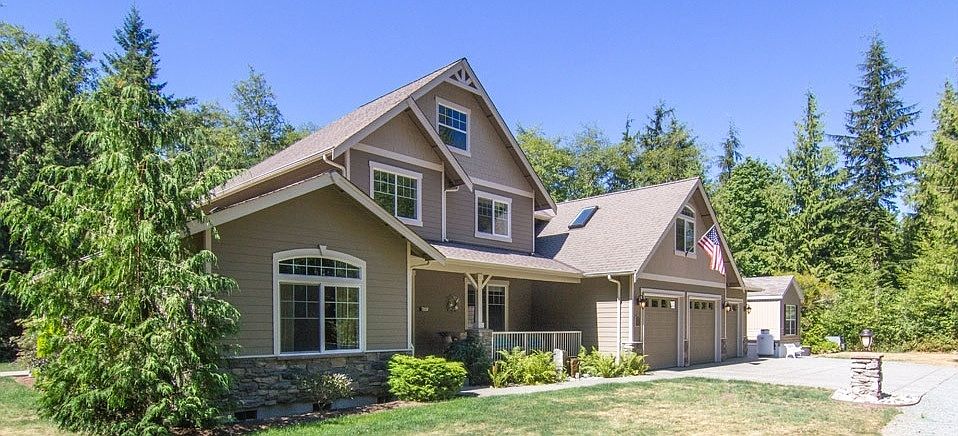 1st image of 367 Rateau Dr
