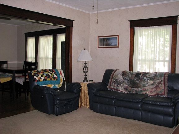 2nd image of 106 W Ensey St