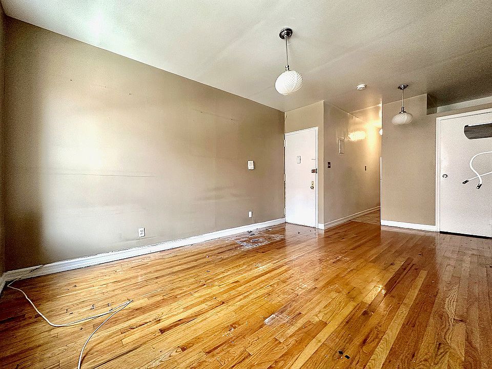 1st image of 448 W 55th St #D1