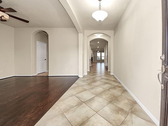 3rd image of 25002 Clover Ranch Dr