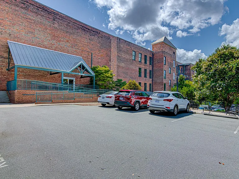 836 Oak St #500 — Photo 37