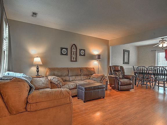 4th image of 1725 Lakeview Dr #58