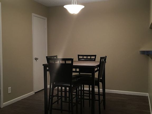 3rd image of 225 Londonderry Dr APT 109