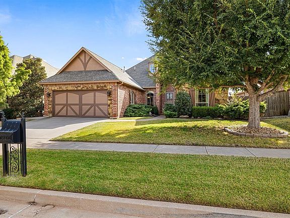 2nd image of 19504 Green Meadow Ln