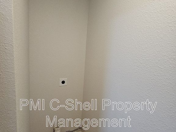 2nd image of 3409 Green Briar Cir APT 2