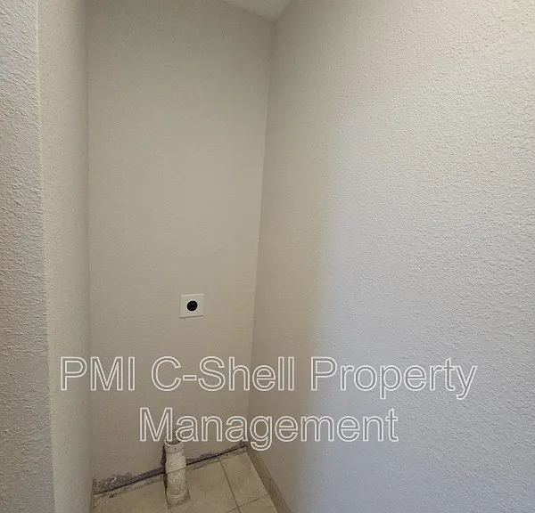3409 Green Briar Cir #2 — Photo 2