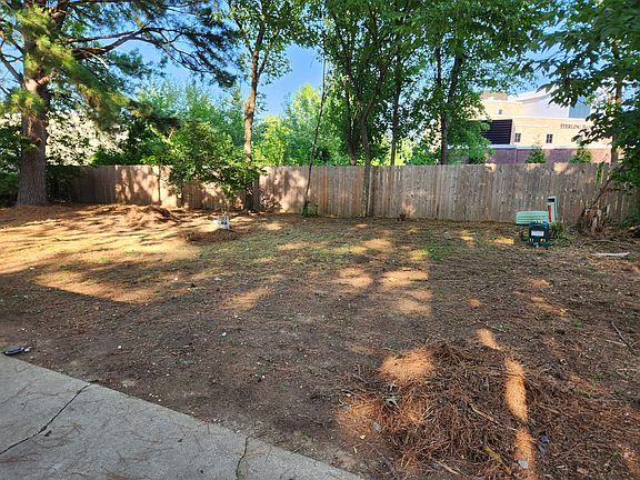 4th image of 3472 N Northwood Ave