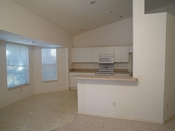 4th image of 1149 Live Oak Cir