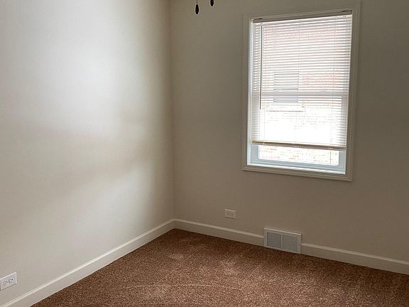 5th image of 834 Bellwood Ave #2S