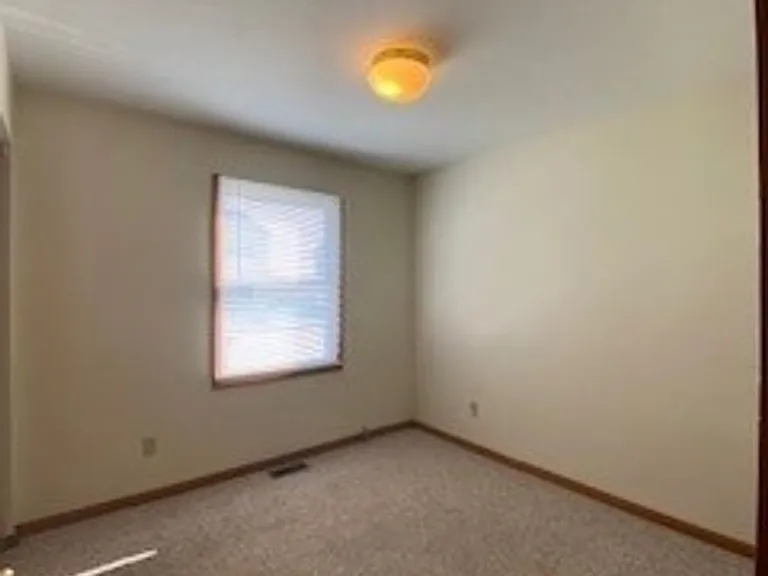 212 Stonewall Ct — Photo 6
