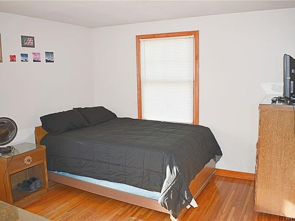 5th image of 69 Park Edge Dr