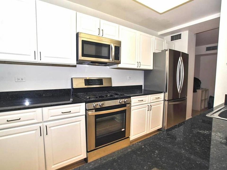 1st image of 1400 5th Ave APT 2R