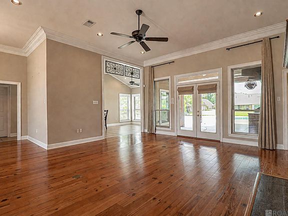 5th image of 18436 Lake Stream Dr