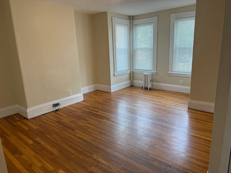 292 Washington Ave #1R