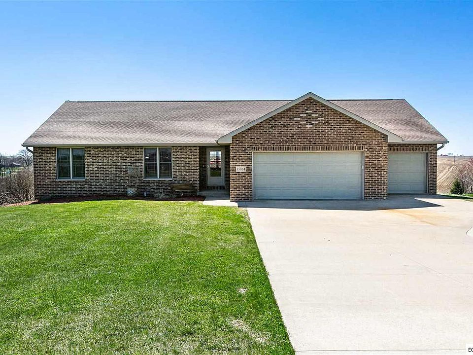 1st image of 15854 Red Maple Dr