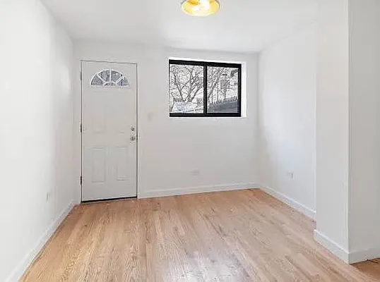 Rented by Reavis | media 7