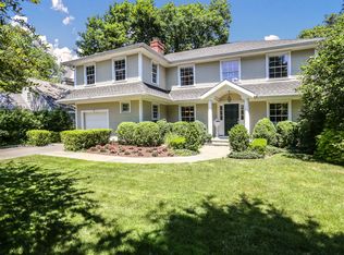 2 Foxhall Rd, Scarsdale, NY 10583