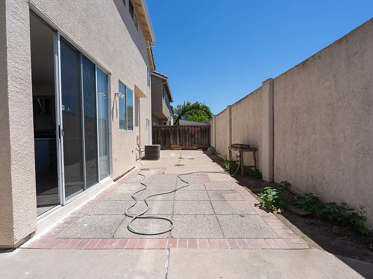 1109 Camellia Ct — Photo 38